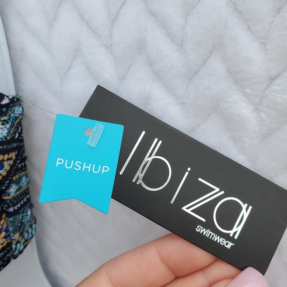 Ibiza Swimwear Push-Up Bikini Top Size XL - Picture 5 of 8